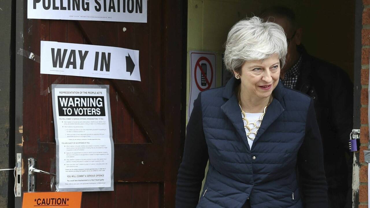 Denkzettel: Theresa May nach ihrem Wahlgang in Thames Valley. 
