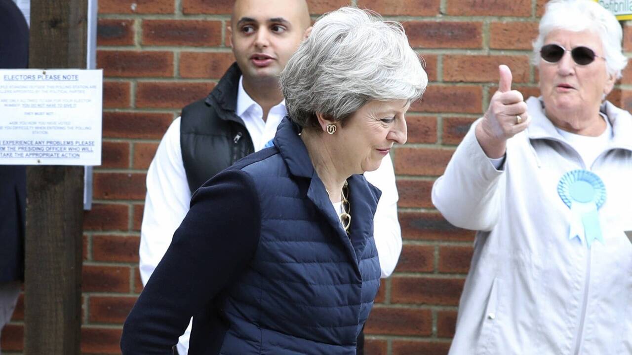 Denkzettel: Theresa May nach ihrem Wahlgang in Thames Valley. 