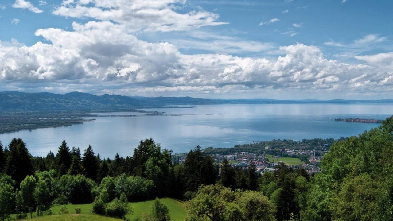 Der Bodensee ist eine von wenigen Regionen in Europa, in der die Grenzen zwischen den Anliegerstaaten nicht überall eindeutig festgelegt sind. 