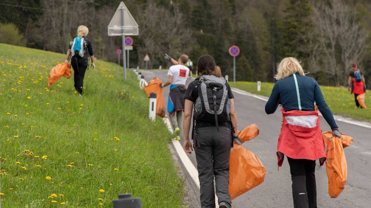 Mehr als 70 Freiwillige packten mit an.   Mehr als 70 Freiwillige packten mit an.