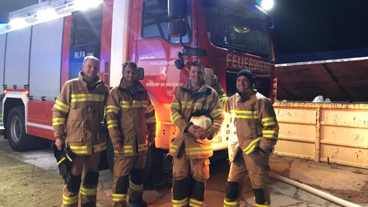 Tierischer Einsatz für die Feuerwehr in Nußdorf. Tierischer Einsatz für die Feuerwehr in Nußdorf.