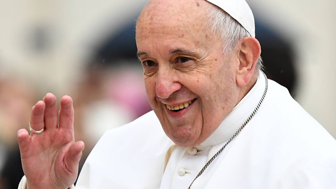 Papst Franziskus bei der wöchentlichen Generalaudienz am Petersplatz Papst Franziskus bei der wöchentlichen Generalaudienz am Petersplatz