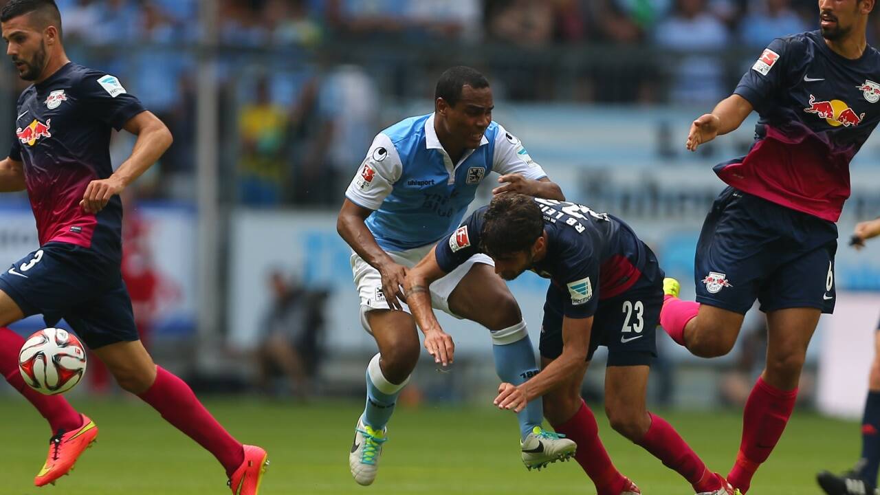 Déjà-vu mit Bullen: 2014 traf Leonardo (M.) in der 2. Liga mit 1860 München auf RB Leipzig.  