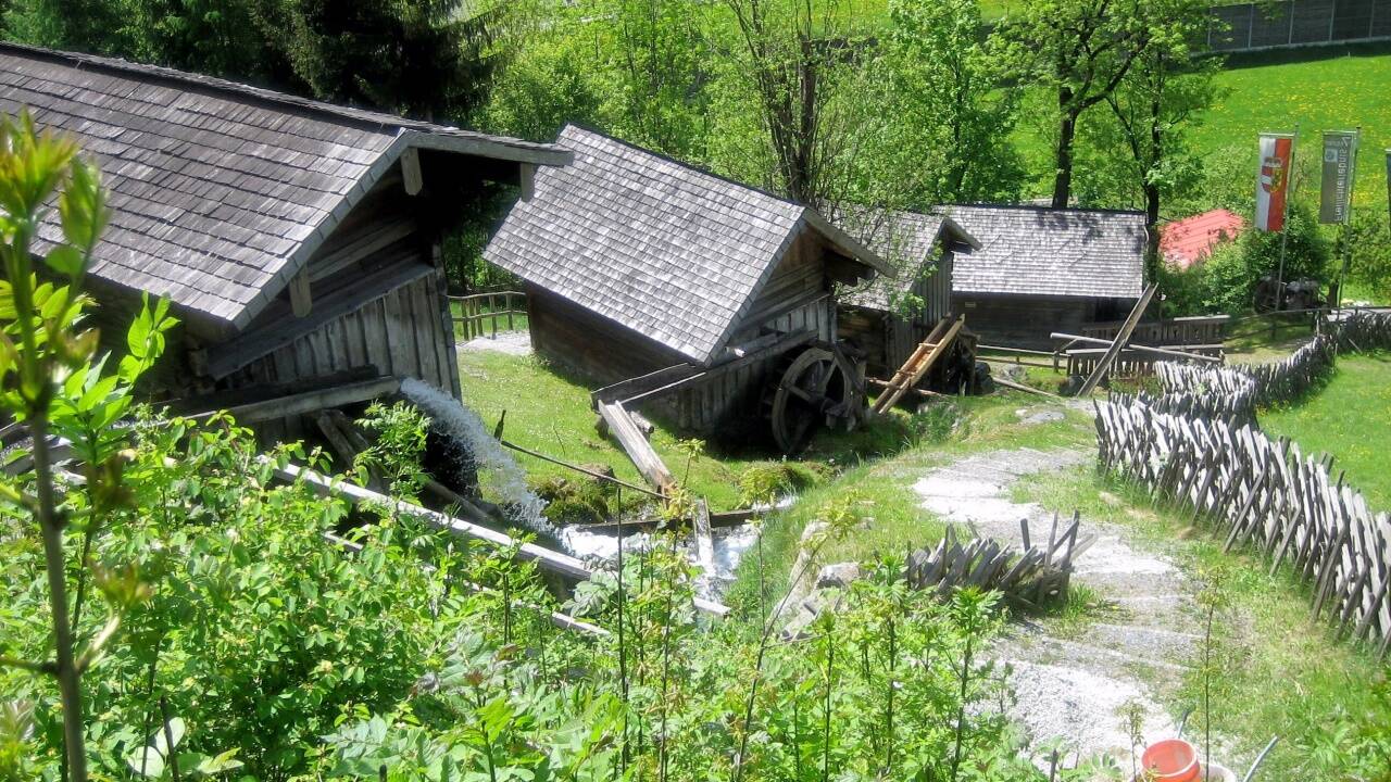 Die denkmalgeschützten sieben Mühlen am Pfarrwerfener Mühlbachl. 