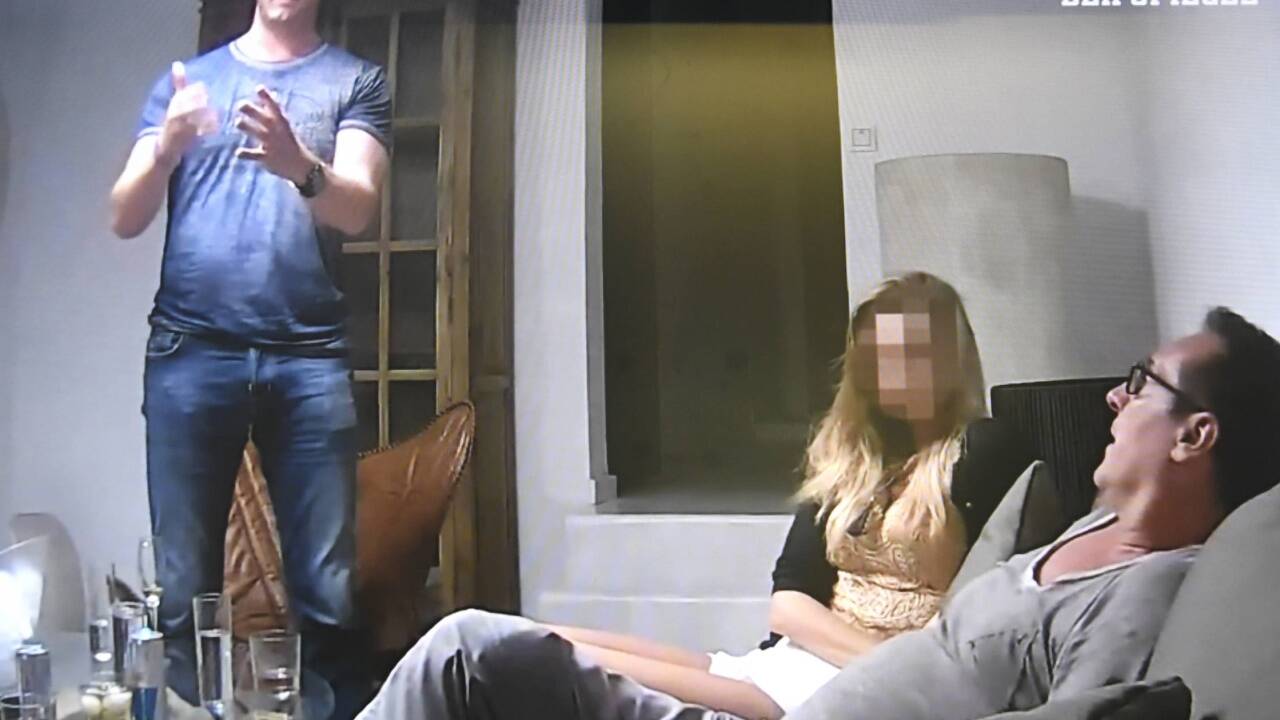 Die Videoszene in der Villa auf Ibiza.  