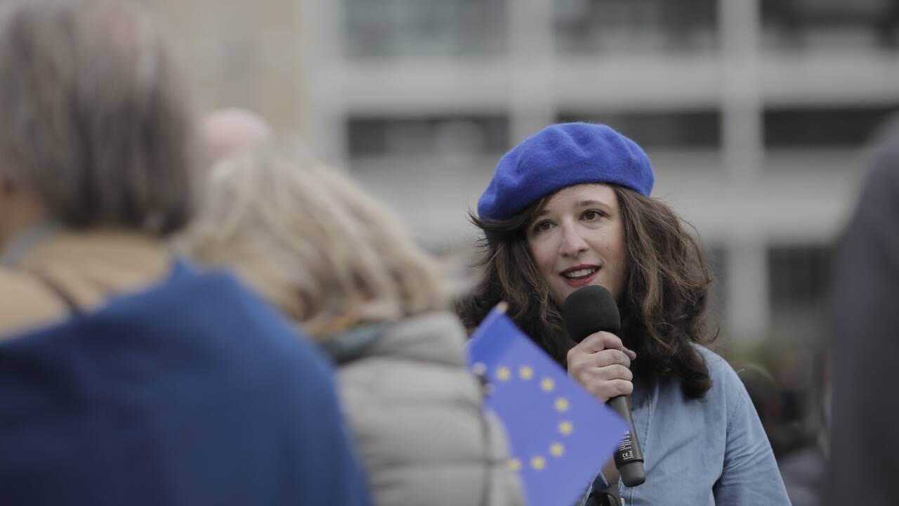 Elisabeth Rödler ist bei „Pulse of Europe“ in Wien aktiv. Elisabeth Rödler ist bei „Pulse of Europe“ in Wien aktiv.