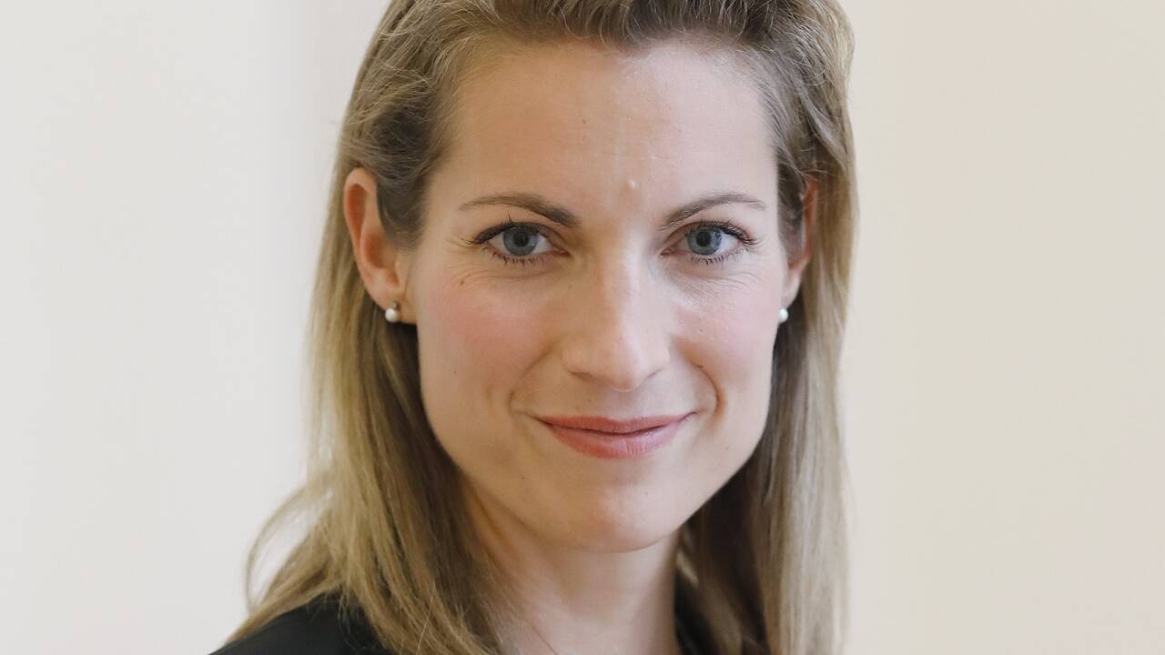 Valerie Hackl: Von der Staatsmeisterin zur Verkehrsministerin. 