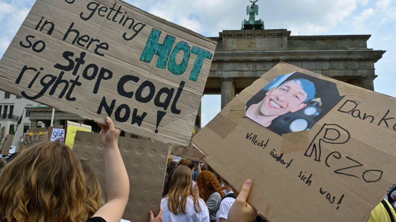 Rezo mobilisierte junge Wähler zur Wahl gegen die CDU.  Rezo mobilisierte junge Wähler zur Wahl gegen die CDU.
