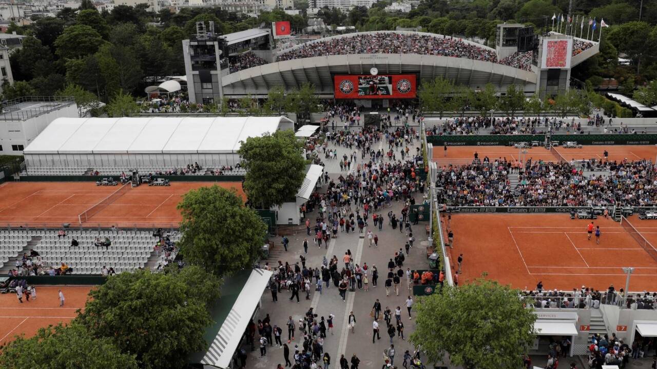 An Regentagen herrscht (noch) Chaos in Roland Garros, das bis 2024 modernisiert wird. 