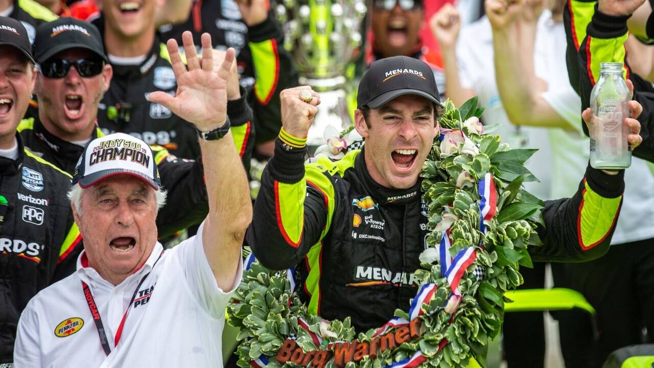 Feierstunde: Der legendäre Teamchef Roger Penske jubelte zum 18., Simon Pagenaud zum ersten Mal nach 500 Meilen. 