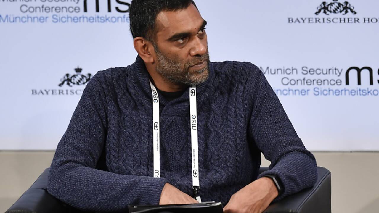 Naidoo kündigte die Auswechslungen an der Spitze aus 