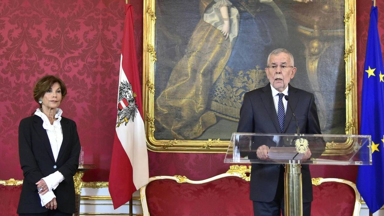 Noch-Verfassungsgerichtshofpräsidentin Brigitte Bierlein und Bundespräsident Alexander Van der Bellen.  
