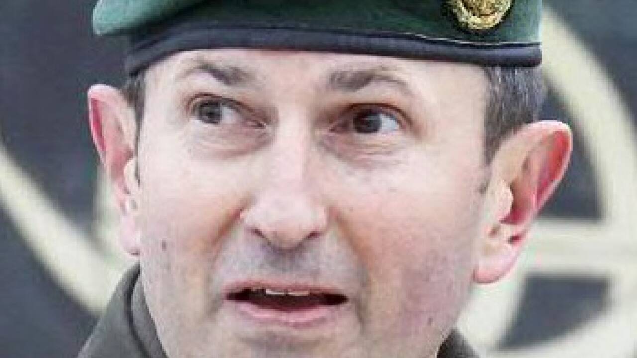 Verteidigung: Thomas Starlinger. 