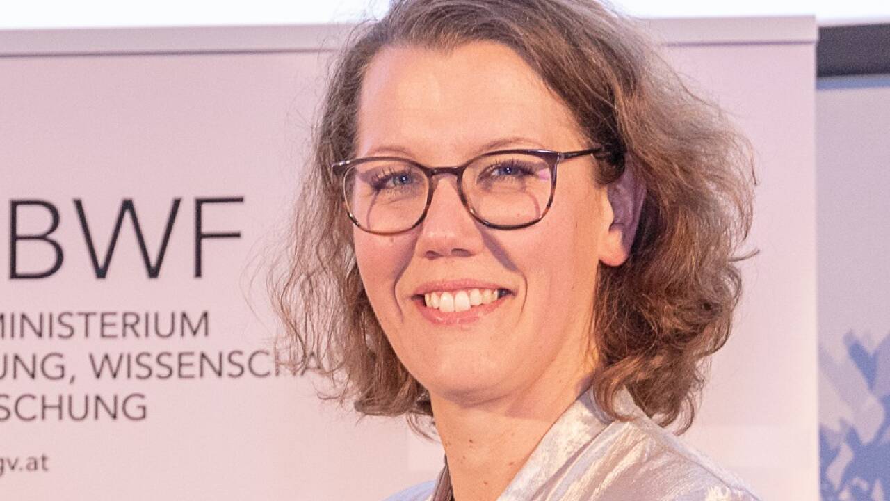 Bildung: Iris Rauskala. 