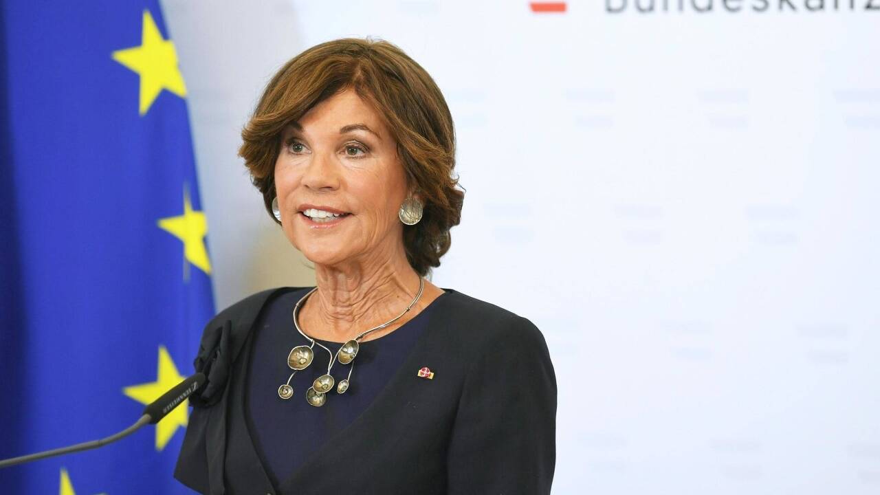 Bundeskanzlerin Brigitte Bierlein während eines Statements nach der Angelobung am Montag, 3. Juni 2019, im Bundeskanzleramt in Wien.  
