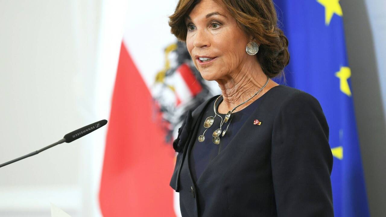 Bundeskanzlerin Brigitte Bierlein während eines Statements nach der Angelobung am Montag, 3. Juni 2019, im Bundeskanzleramt in Wien.  