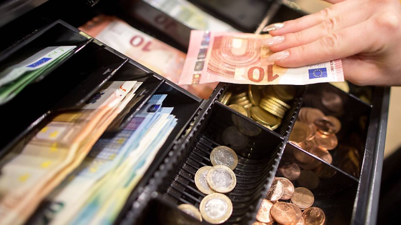 Mehr Transparenz in der Parteienfinanzierung ist das große Thema. Mehr Transparenz in der Parteienfinanzierung ist das große Thema.