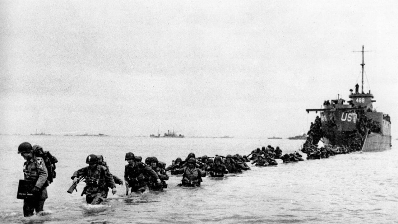 Im Juni 1944 stapften US-Soldaten in das von den Nazis besetze Frankreich von einem Landungsboot aus.  