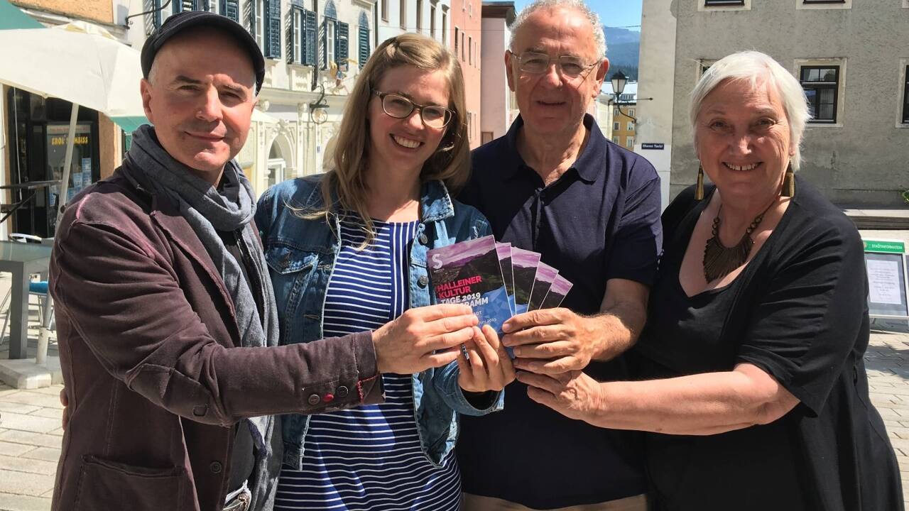 Musiker Manfred Wambacher, Simone Seymer (Sudhaus), Gerhard Angerer (Kulturforum Hallein), Theatermacherin Christa Hassfurther Musiker Manfred Wambacher, Simone Seymer (Sudhaus), Gerhard Angerer (Kulturforum Hallein), Theatermacherin Christa Hassfurther