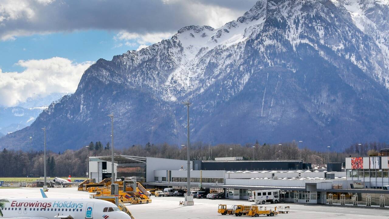 Der Salzburg Airport soll ein neues Terminal 1 erhalten. Während des Umbaus wird der Flugbetrieb über den Terminal 2 abgewickelt. Der Salzburg Airport soll ein neues Terminal 1 erhalten. Während des Umbaus wird der Flugbetrieb über den Terminal 2 abgewickelt.