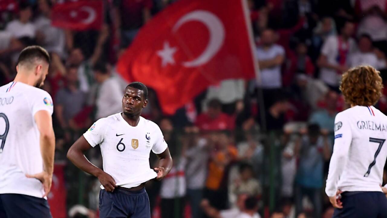 Frankreichs Fußball-Stars schauen nicht glücklich aus 