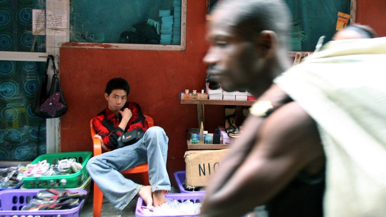 Das Zusammenleben zwischen Einheimischen in Afrika und chinesischen Migranten ist nicht immer leicht. Das Zusammenleben zwischen Einheimischen in Afrika und chinesischen Migranten ist nicht immer leicht.