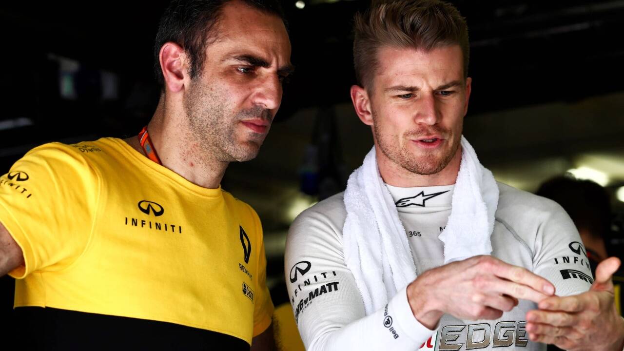 Dreharbeiten auf dem Salzburgring: Cyril Abiteboul mit Nico Hülkenberg. 