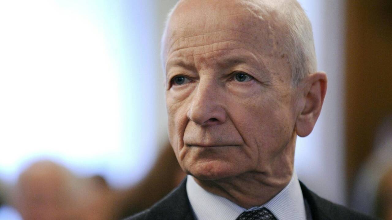 Während einer Feierstunde im Jänner 2010 anlässlich seiner Auszeichnung mit dem 'Goldenen Ehrenzeichen für Verdienste um das Land Wien'. 