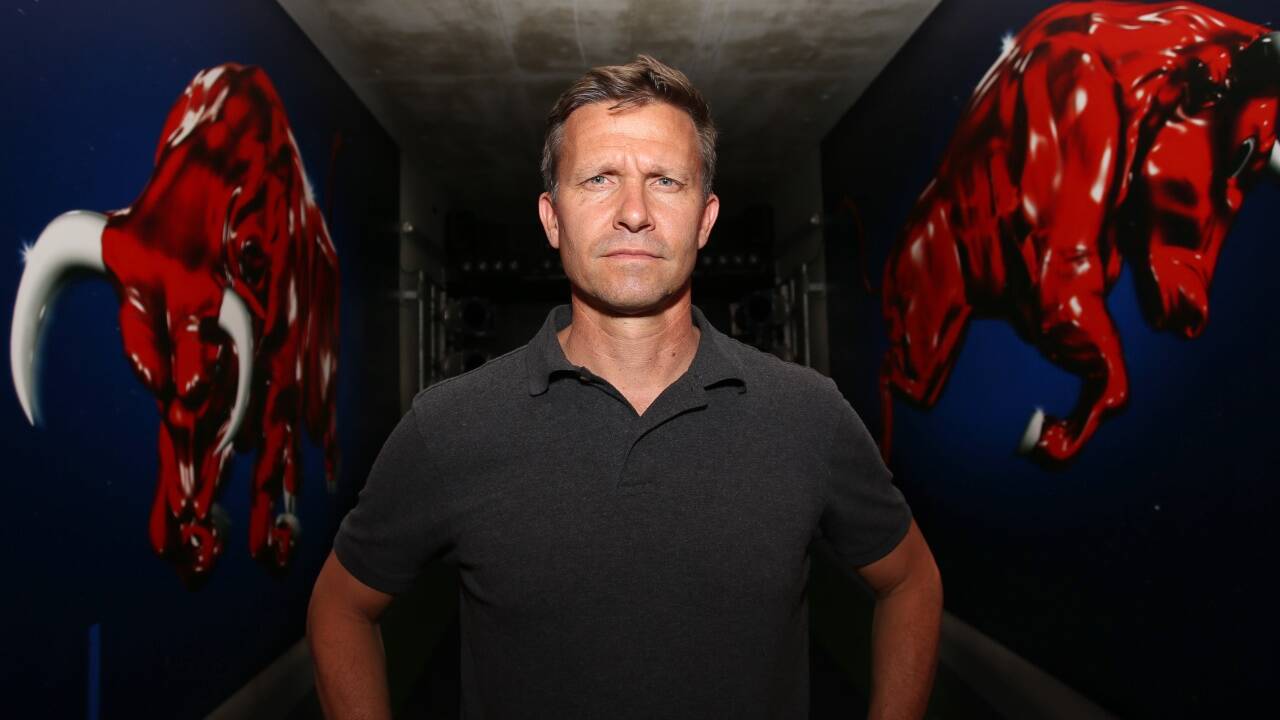 Für dieses Foto machte er eine Ausnahme: So grimmig blickt Trainer Jesse Marsch ansonsten nicht. 