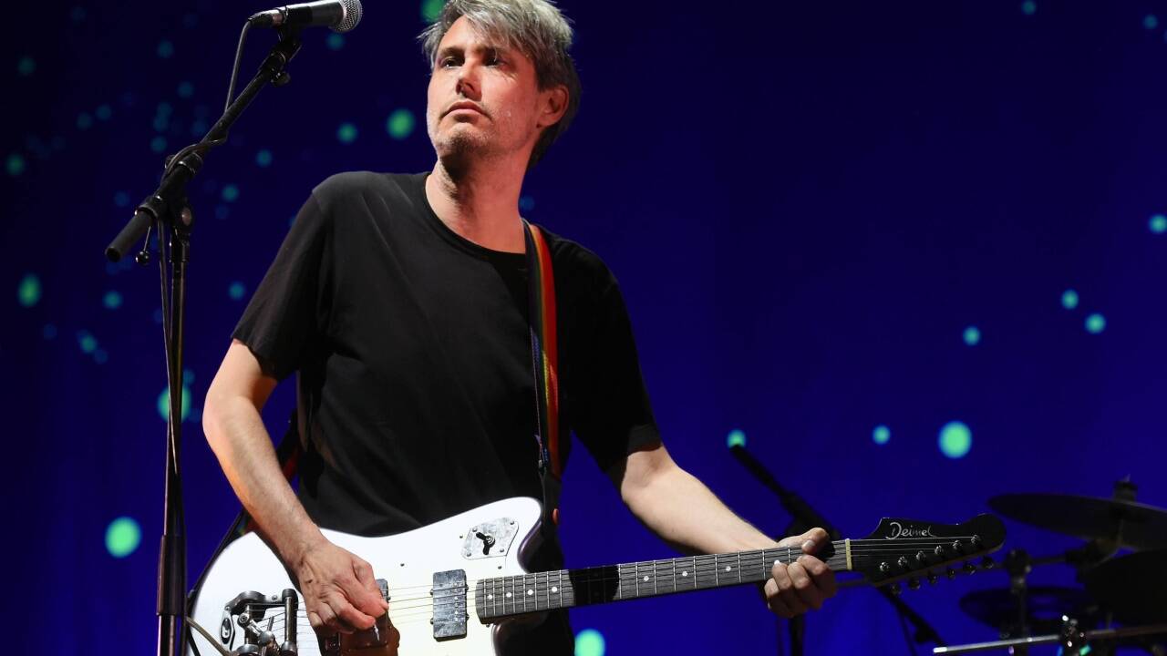 Dirk von Lowtzow zeigte sich von einer sanfteren Seite als Yung Hurn 