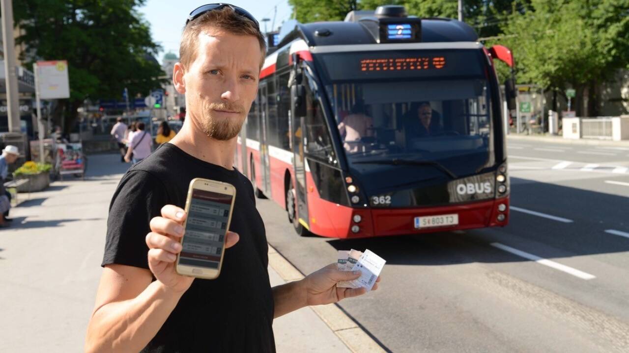 Gemeinderat Lukas Uitz will, dass endlich alle Obusse mit Ticket-Automaten nachgerüstet werden. Gemeinderat Lukas Uitz will, dass endlich alle Obusse mit Ticket-Automaten nachgerüstet werden.
