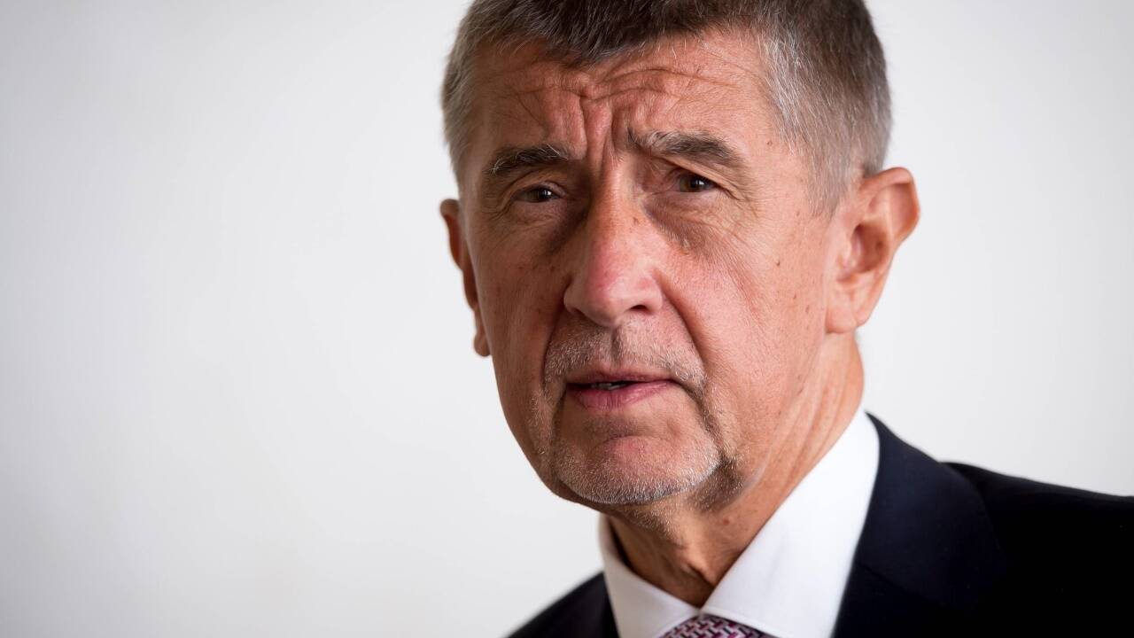 Er wird auch als „tschechischer Trump“ bezeichnet: Der tschechische Regierungschef Andrej Babis gründete Anfang der 1990er Jahre den Agrarkonzern Agrofert. Der zweitreichste Mann in Tschechien positioniert sich gegen das Establishment und will sich mit seinen Erfahrungen als Manager von anderen Politikern absetzen.  