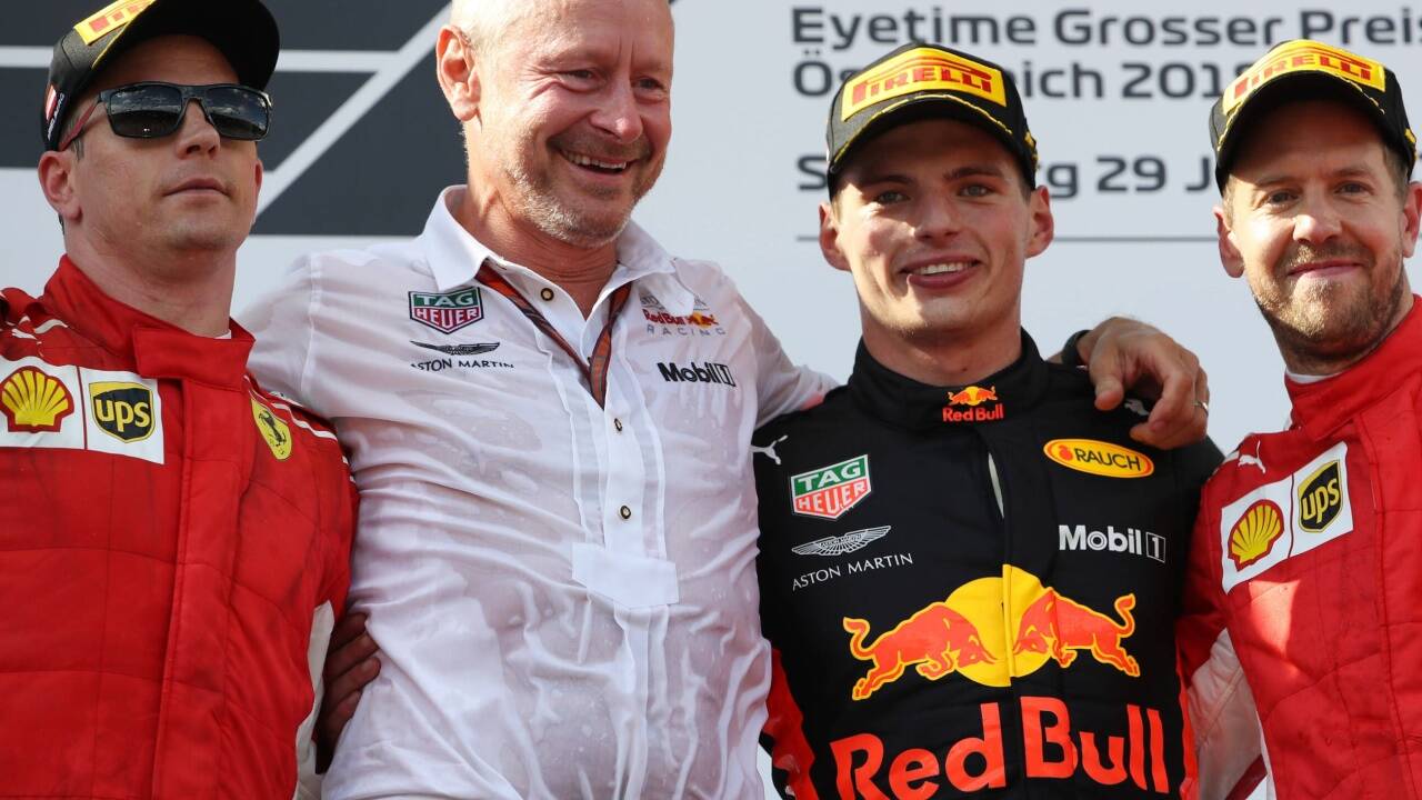 Räikkönen (links neben Red-Bull-Teammanager Jonathan Wheatley, Sieger Max Verstappen und dem Dritten Sebastian Vettel) wurde 2018 in Spielberg Zweiter – wie schon 2003 auf dem A1-Ring im McLaren–Mercedes.  