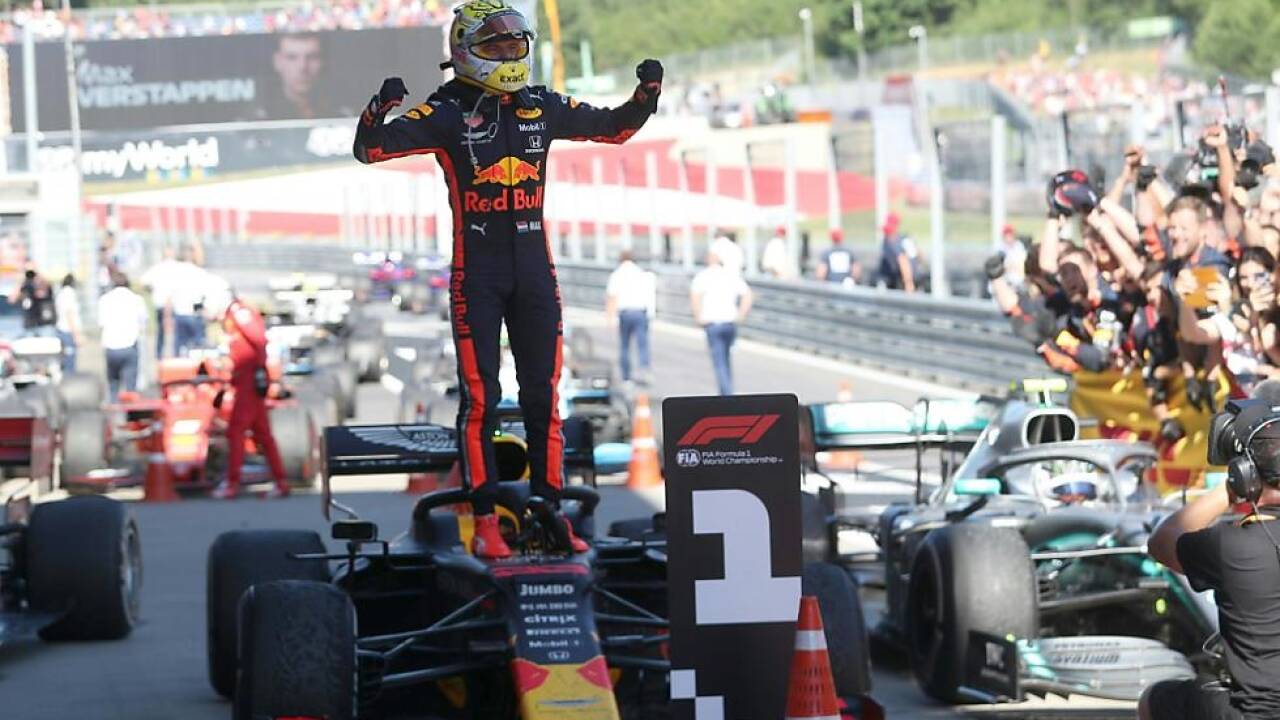 Verstappen setzte sich im spektakulären Finale durch 