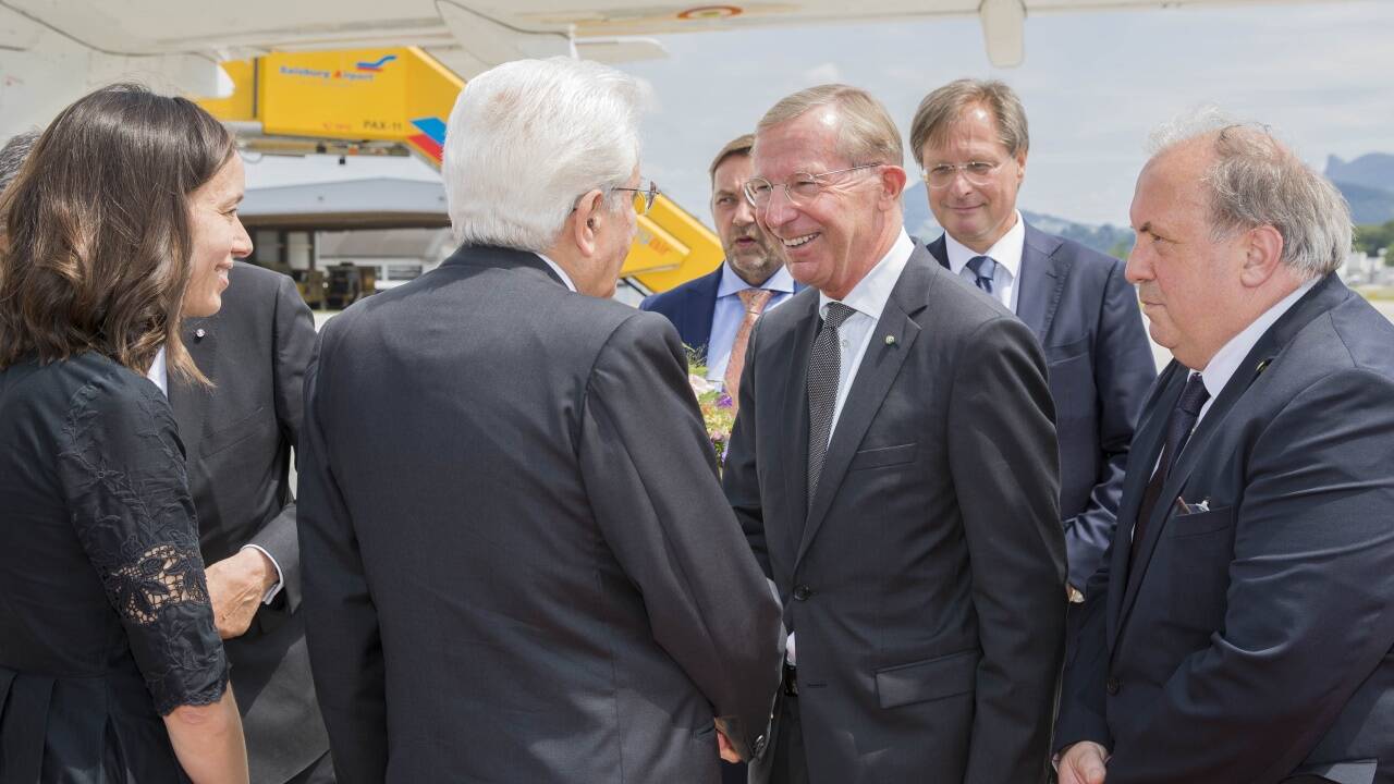 Mattarella wurde von Landeshauptmann Wilfried Haslauer empfangen. Mattarella wurde von Landeshauptmann Wilfried Haslauer empfangen.