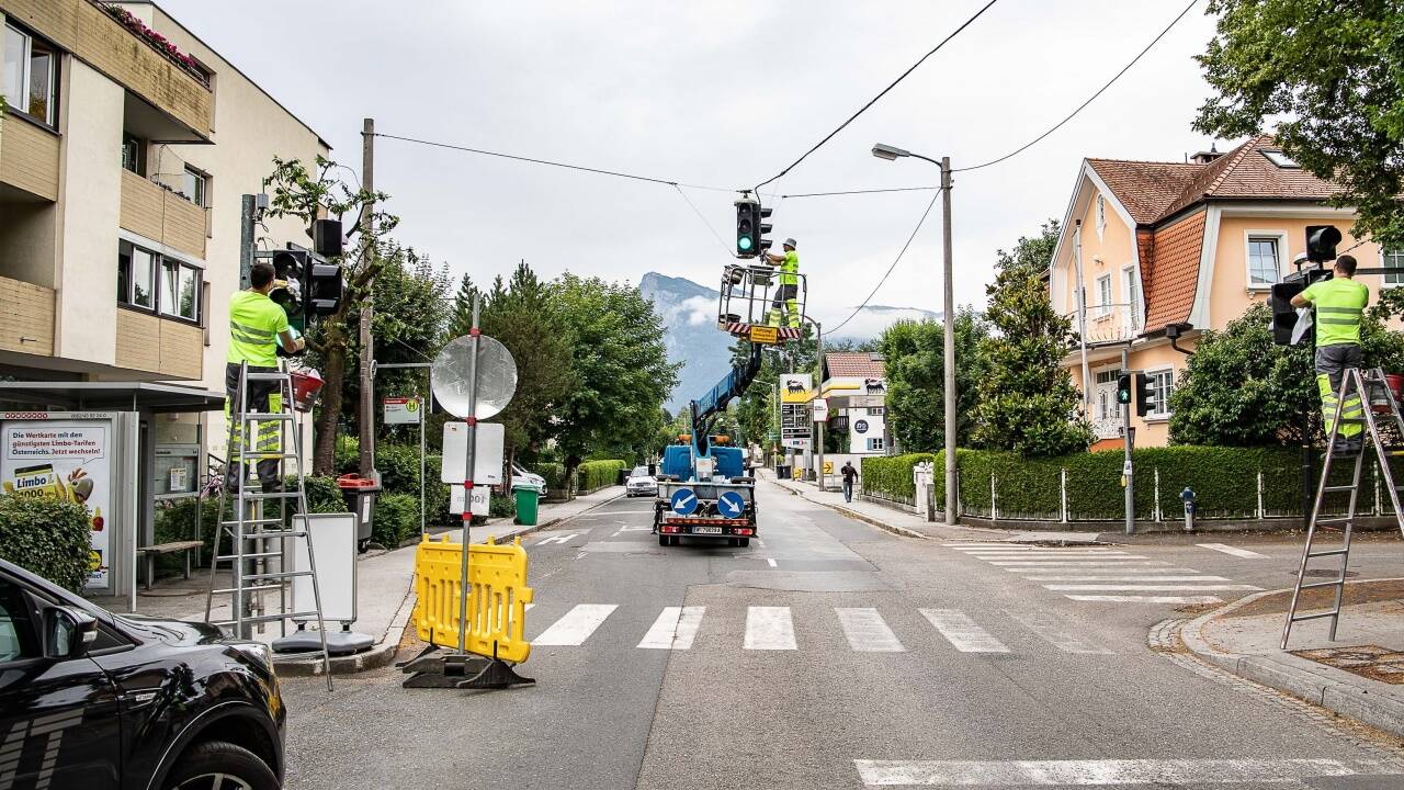 Es kann durch die Arbeiten zu leichten Verkehrsverzögerungen kommen.   Es kann durch die Arbeiten zu leichten Verkehrsverzögerungen kommen.
