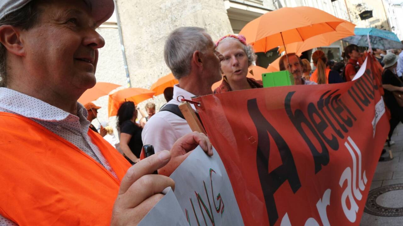 Am Rande des Staatsbesuch nutzten rund 50 Demonstranten am Dienstagnachmittag die Gelegenheit, sich für die Freilassung von Carola Rackete stark zu machen. Am Rande des Staatsbesuch nutzten rund 50 Demonstranten am Dienstagnachmittag die Gelegenheit, sich für die Freilassung von Carola Rackete stark zu machen.