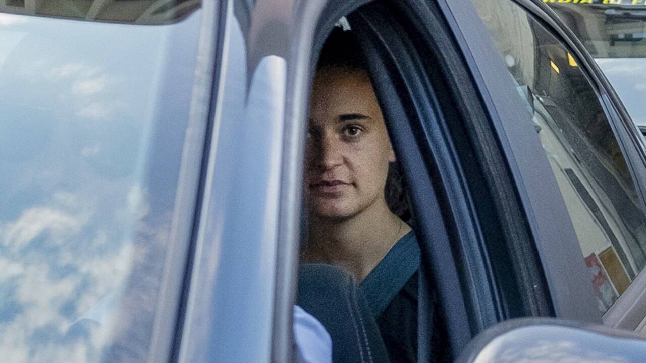 Carola Rackete muss auf die Entscheidung eines italienischen Ermittlungsrichters warten. 
