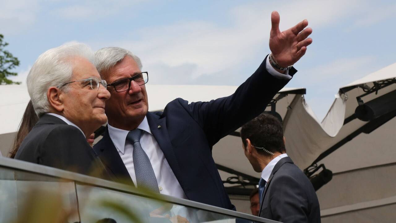 Mattarella mit Salzburgs Bürgermeister Harald Preuner auf der Terrasse des M32 am Mönchsberg. Mattarella mit Salzburgs Bürgermeister Harald Preuner auf der Terrasse des M32 am Mönchsberg.