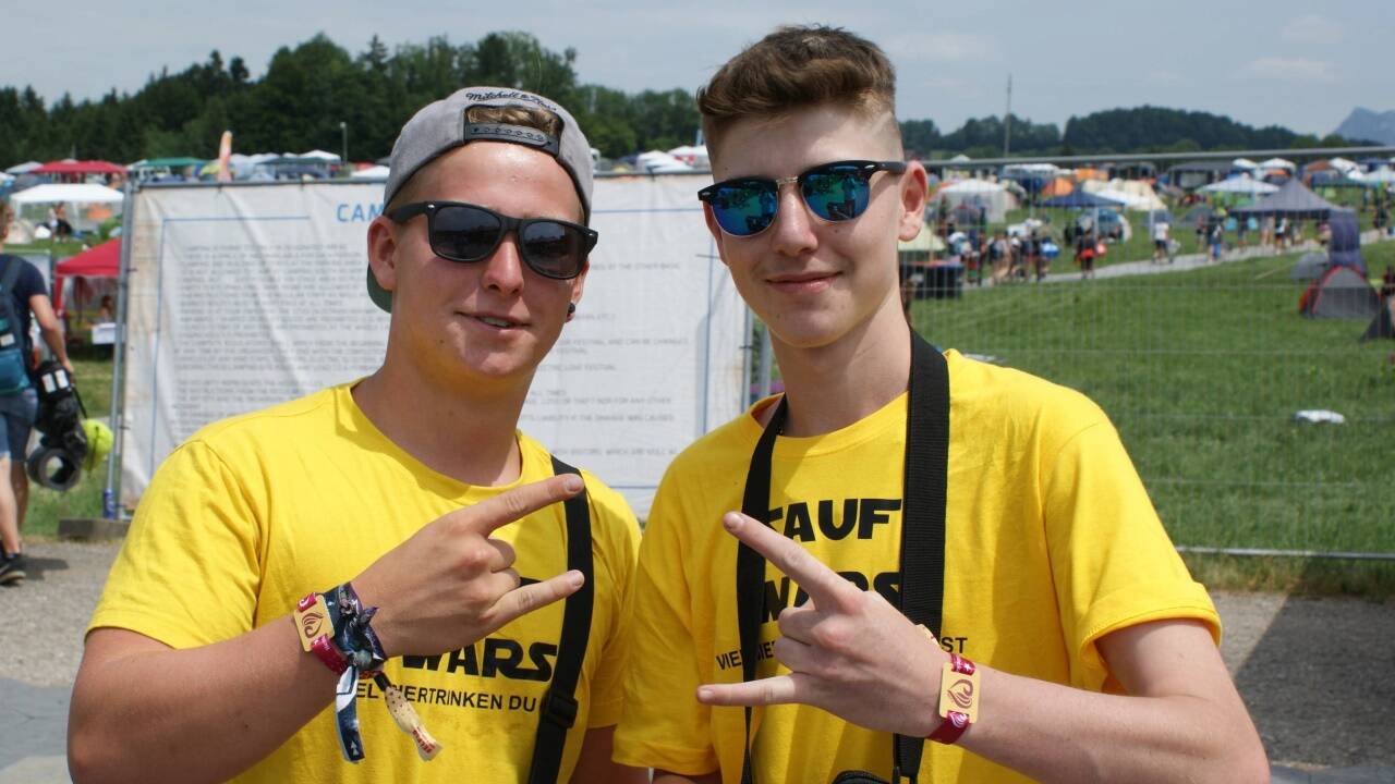 Das Motto von Jürgen und Peter: „Sauf Wars - Viel Bier trinken du musst“ 