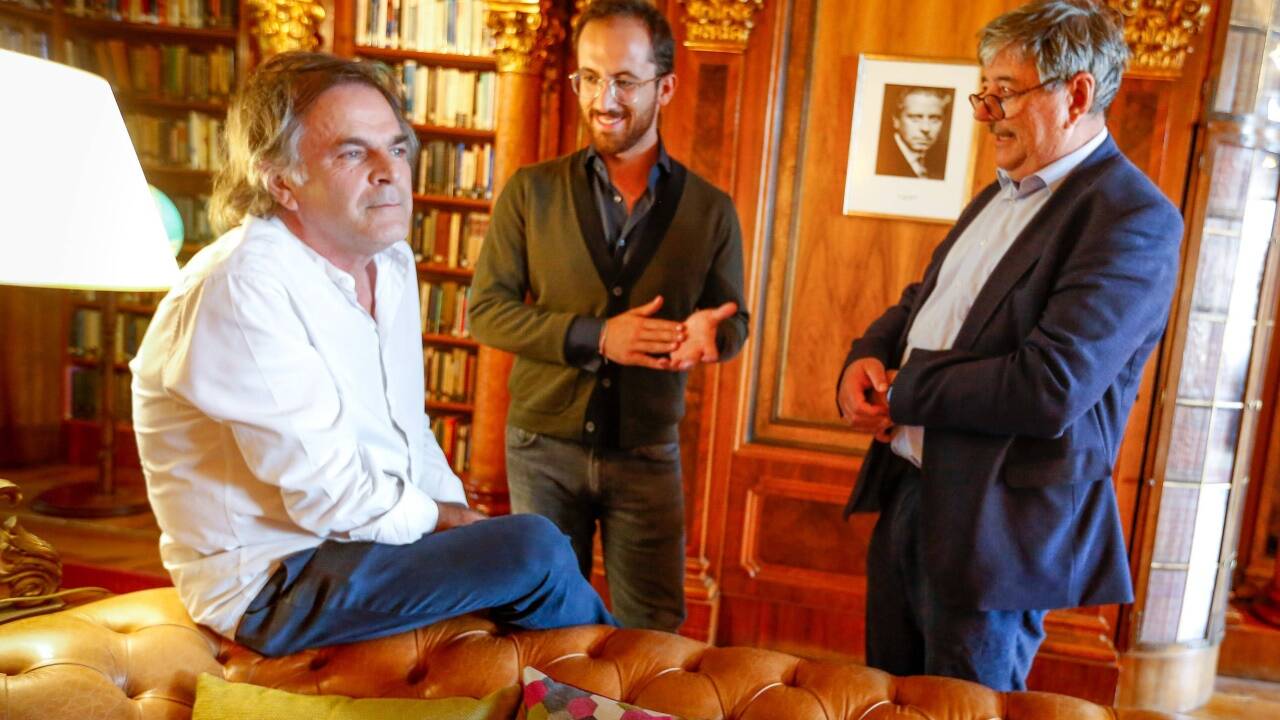 Intendant Markus Hinterhäuser, Pianist Igor Levit und SN-Kulturredakteur Karl Harb im Gespräch auf Schloss Leopoldskron. 