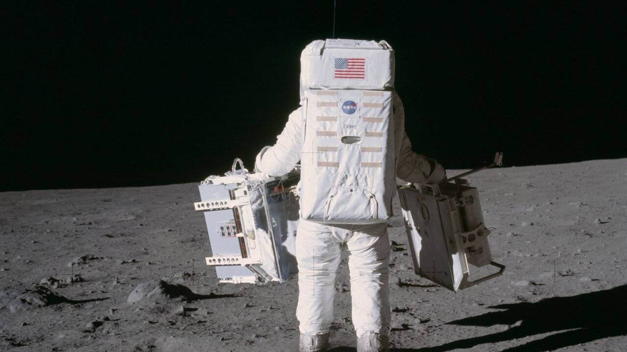 Ein Laserreflektor der Apollo-11-Mission ermöglicht bis heute die Messung der exakten Entfernung zwischen Erde und Mond.  