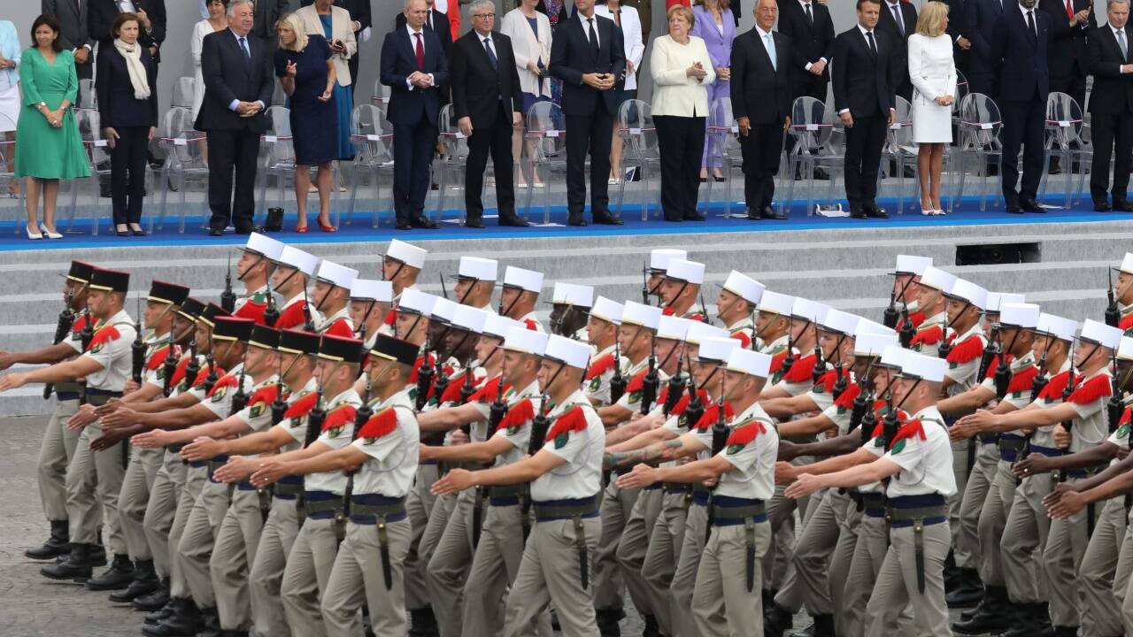Traditionell: Die große Militärparade am französischen Nationalfeiertag. Im Bild eine Einheit der Fremdenlegion. Traditionell: Die große Militärparade am französischen Nationalfeiertag. Im Bild eine Einheit der Fremdenlegion.