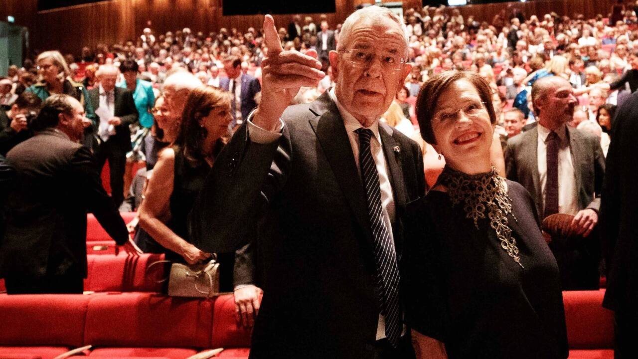 Bundespräsident Alexander Van der Bellen und seine Frau Doris Schmidauer bei der Eröffnung.  