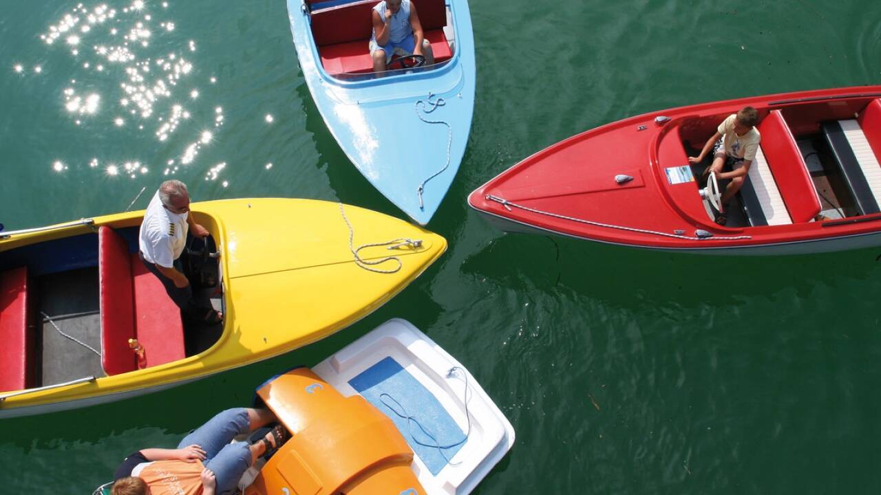Gehört für viele zum Sommer dazu: Mit dem Boot gemütlich über den See fahren. Gehört für viele zum Sommer dazu: Mit dem Boot gemütlich über den See fahren.