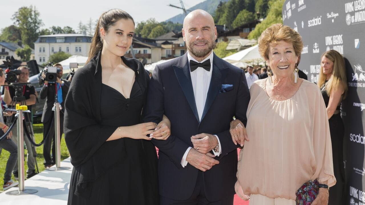 John Travolta mit Tochter Ella Bleu und seiner Schwester Ellen.  