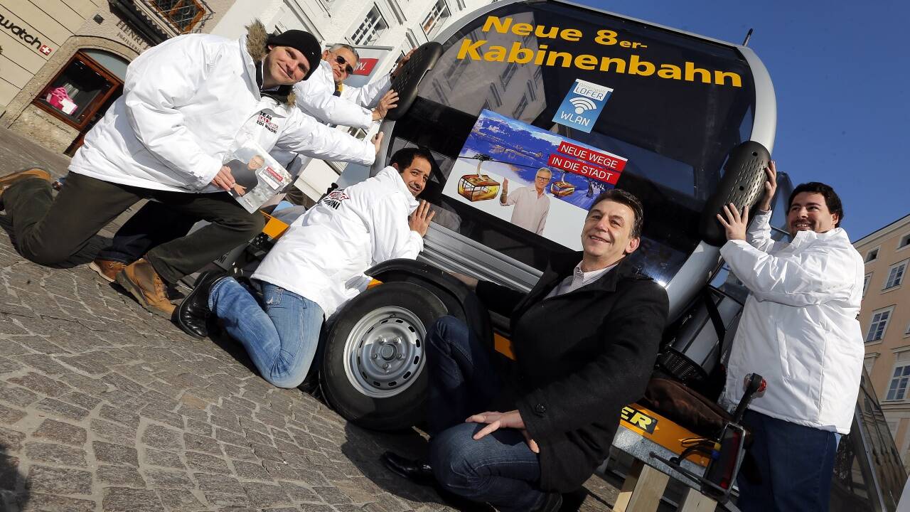 Im Februar 2014 kurz vor der Gemeinderatswahl stellte das Team Salzburg rund um Edi Mainoni ihre Pläne für eine Seilbahn in die Salzburger Altstadt vor. Und stellten sogar eine Gondel am Alten Markt dafür auf.  