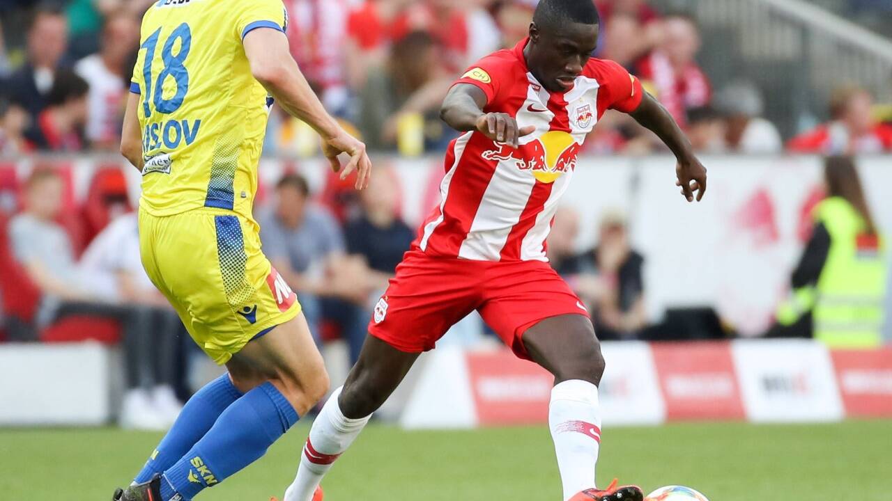 Diadie Samassekou (r.) wird Red Bull Salzburg mit ziemlicher Sicherheit verlassen. Borussia Dortmund hat die besten Karten im Kampf um den Mittelfeldspieler. Diadie Samassekou (r.) wird Red Bull Salzburg mit ziemlicher Sicherheit verlassen. Borussia Dortmund hat die besten Karten im Kampf um den Mittelfeldspieler.