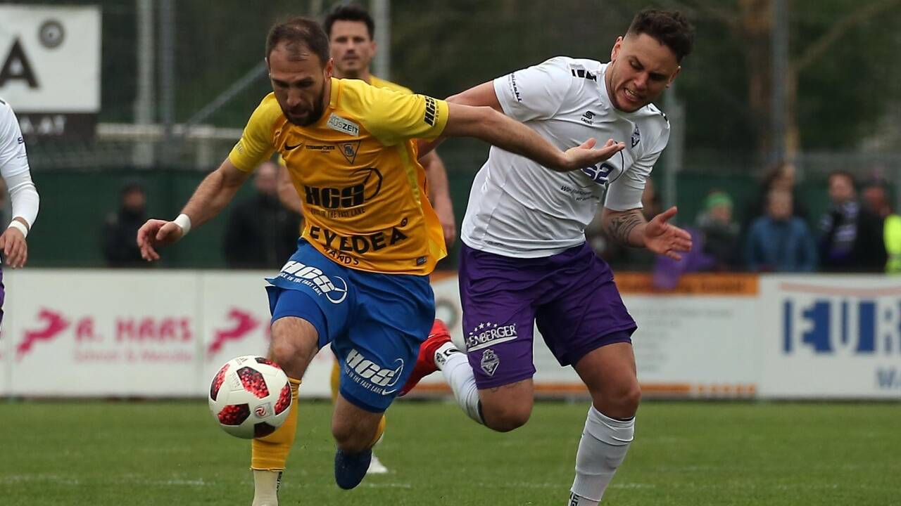 Die Austria (r. Umberto Gruber) will dem Favoriten SAK (l. Mersudin Jukic) das Leben auch in der Regionalliga schwer machen.   Die Austria (r. Umberto Gruber) will dem Favoriten SAK (l. Mersudin Jukic) das Leben auch in der Regionalliga schwer machen.