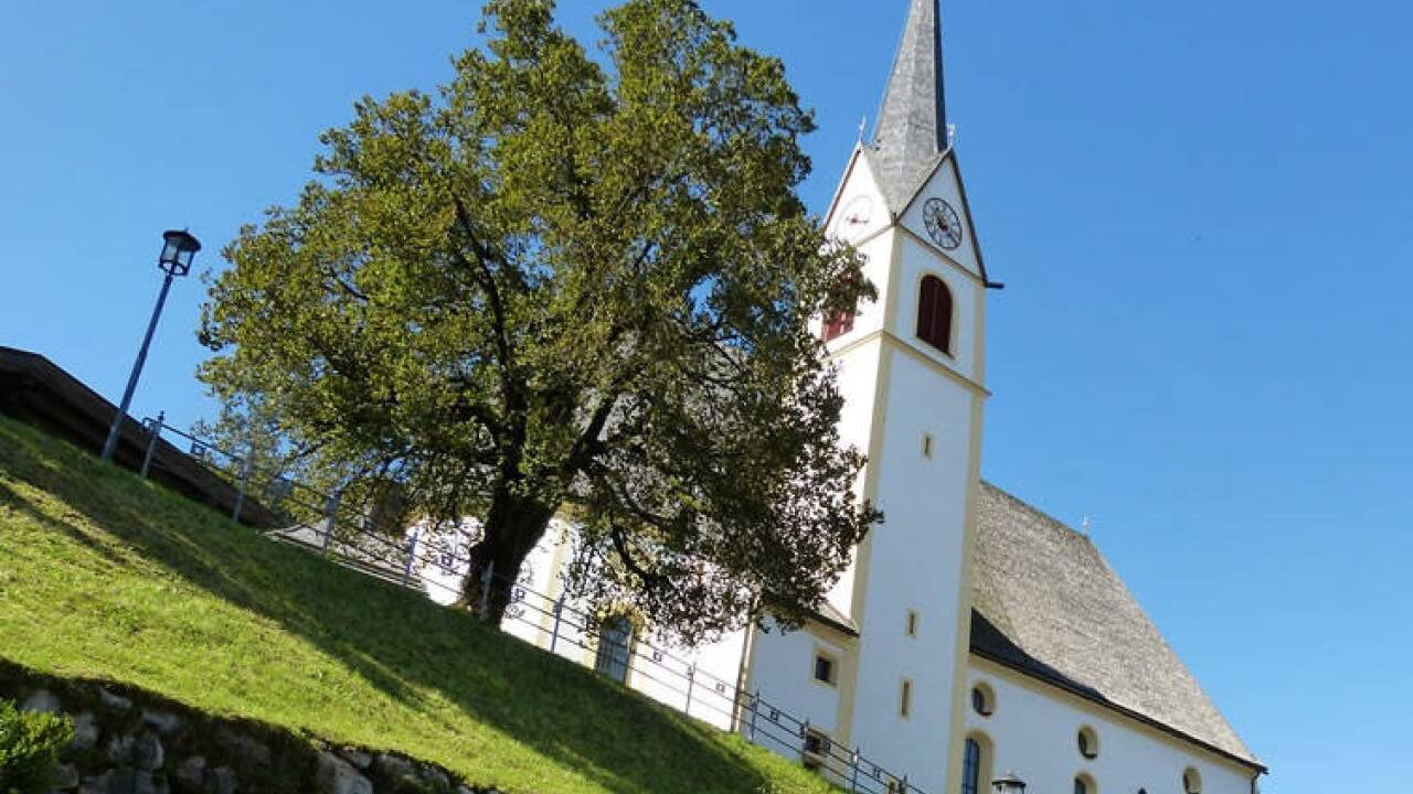 In Fieberbrunn (im Bild die Pfarrkirche) stören sich viele Gläubige an den konservativen Einstellungen des neuen Pfarrers. In Fieberbrunn (im Bild die Pfarrkirche) stören sich viele Gläubige an den konservativen Einstellungen des neuen Pfarrers.